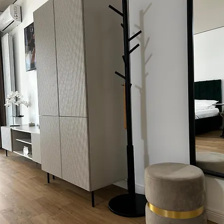 Apartament E M Y Nord 2 *